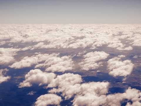 天空白云图片