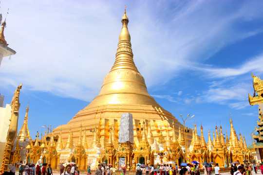 缅甸仰光大金塔建筑景色图片
