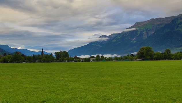 瑞士因特拉肯小镇景色图片