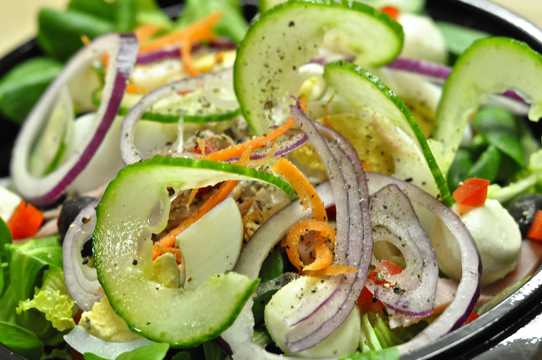 营养可口的蔬菜沙拉图片
