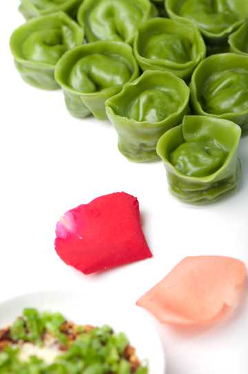 绿色的水饺图片