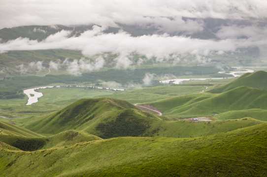 新疆漂亮的天山牧区景象图片