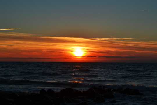 海上夕阳景色图片