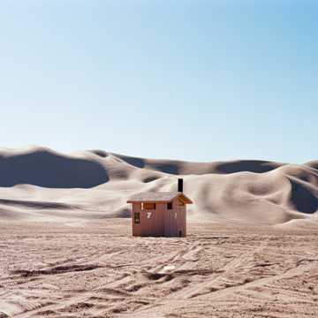 大漠上的小木屋图片