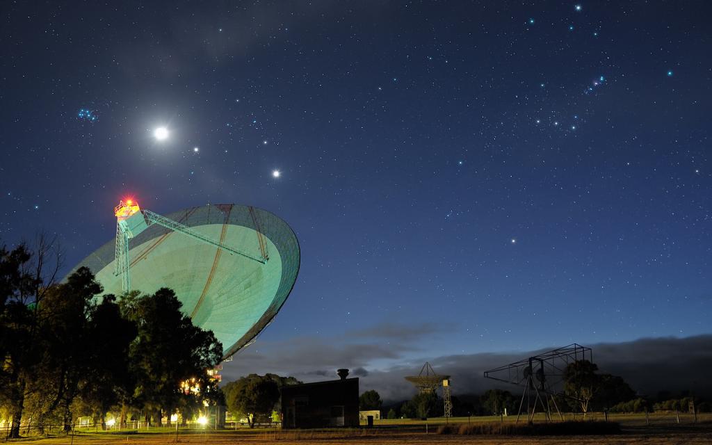 月亮,射电望远镜,昴星团,澳大利亚的Aldebaran,木星,参宿,维纳斯