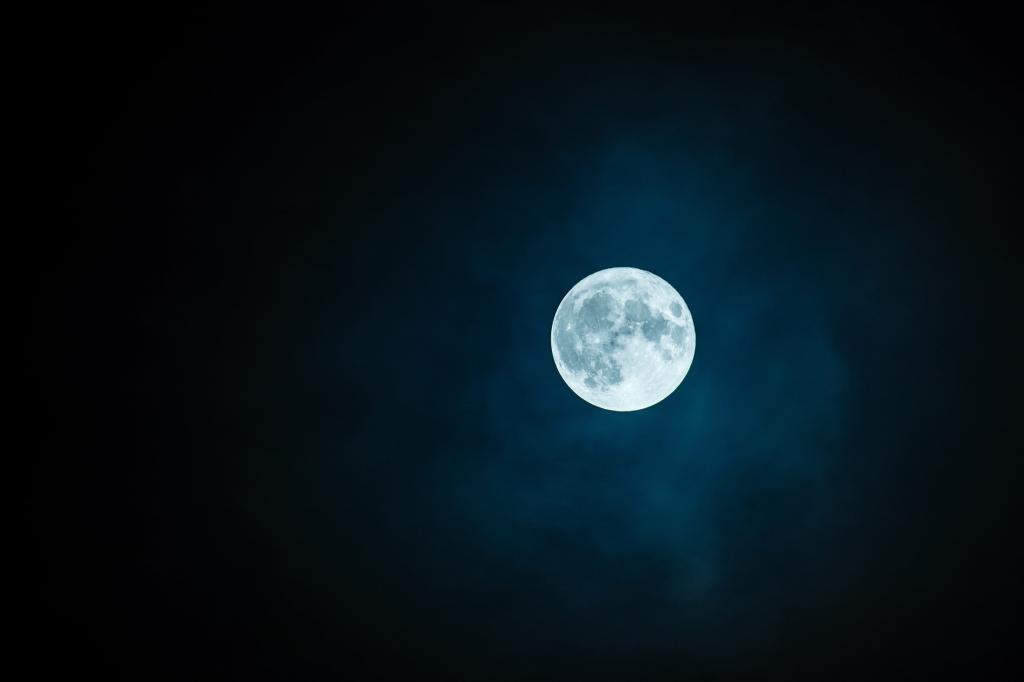 月光钴纯色背景图片