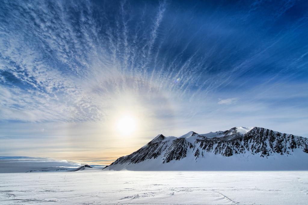 白天被白雪覆盖的山,南极洲高清壁纸