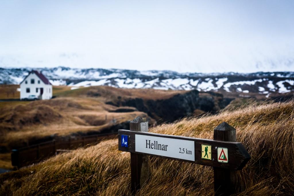 Hellnar 2.5 KM标牌选择性焦点摄影高清壁纸