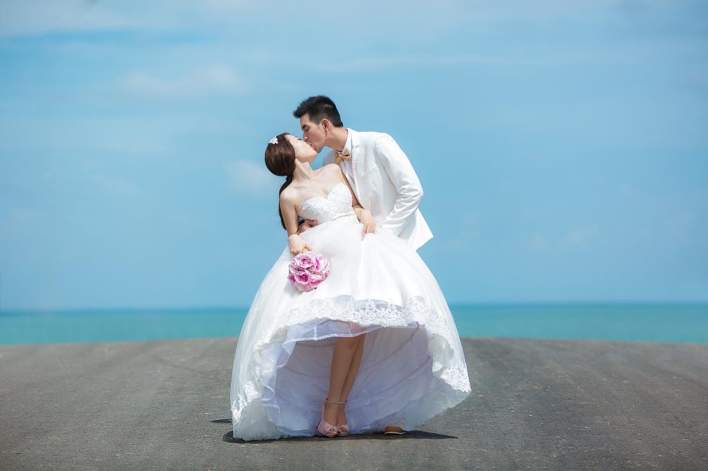 新娘 婚礼 花束 海 对 新郎 天空 地平线 港口 高清图片 纯色壁纸