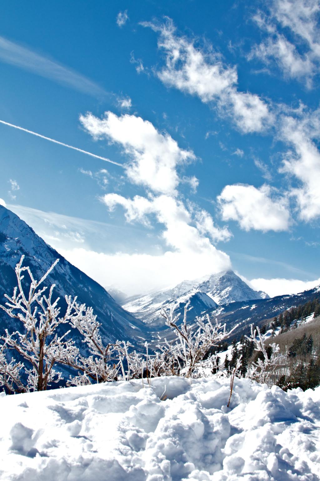 包围雪高清壁纸山的风景照片