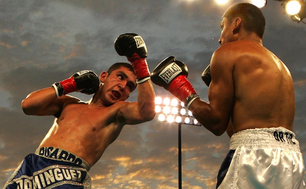两个拳击手在对方的照片高清壁纸战斗