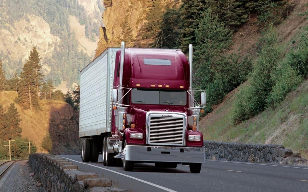 壁纸卡车,山,经典,跟踪,Freightliner,经典,道路,树木,Flatliner,前面,拖拉机,Trak,森林